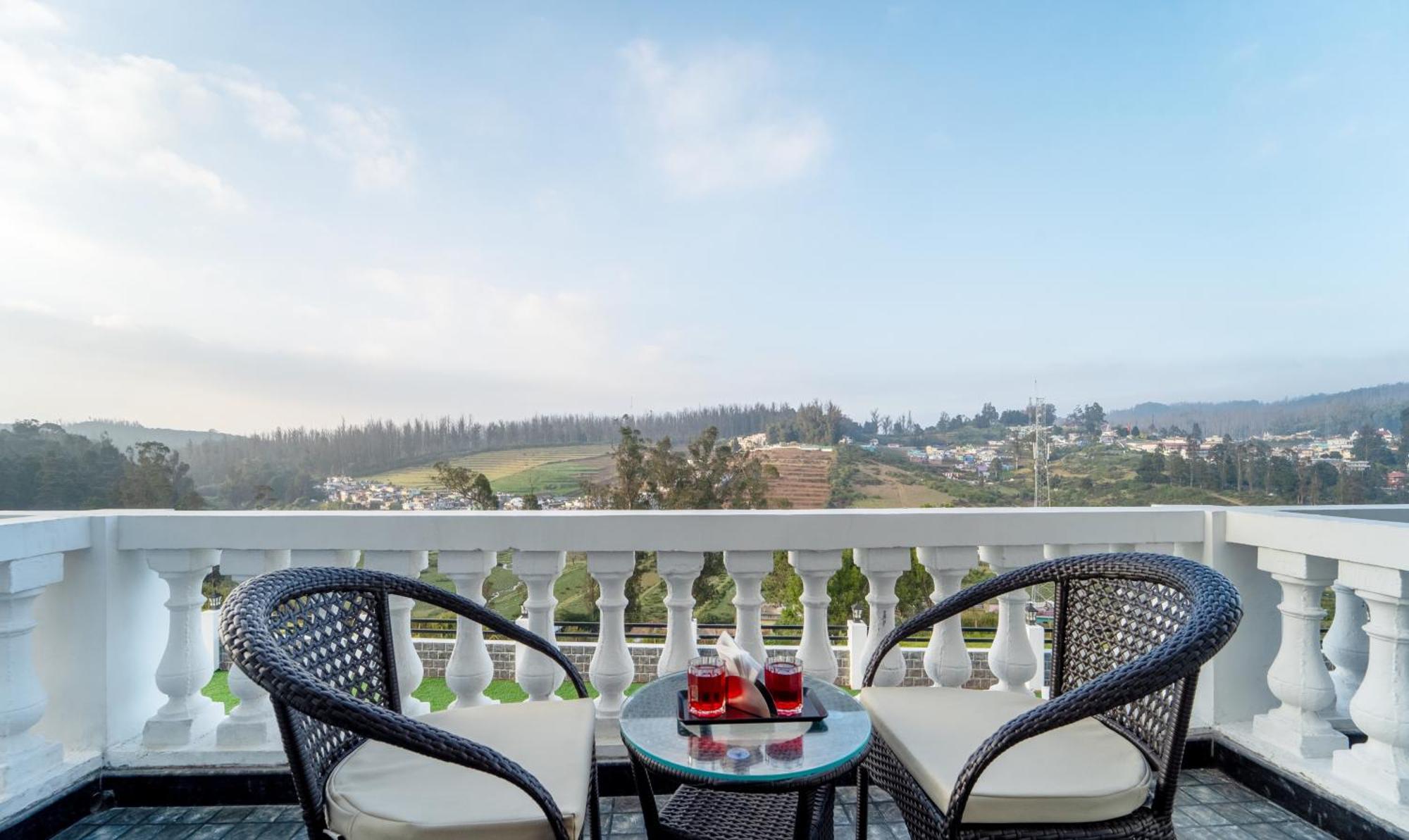 Treebo Skydale Premium Suites, 1500 Mtrs From Ooty Lake Exterior photo