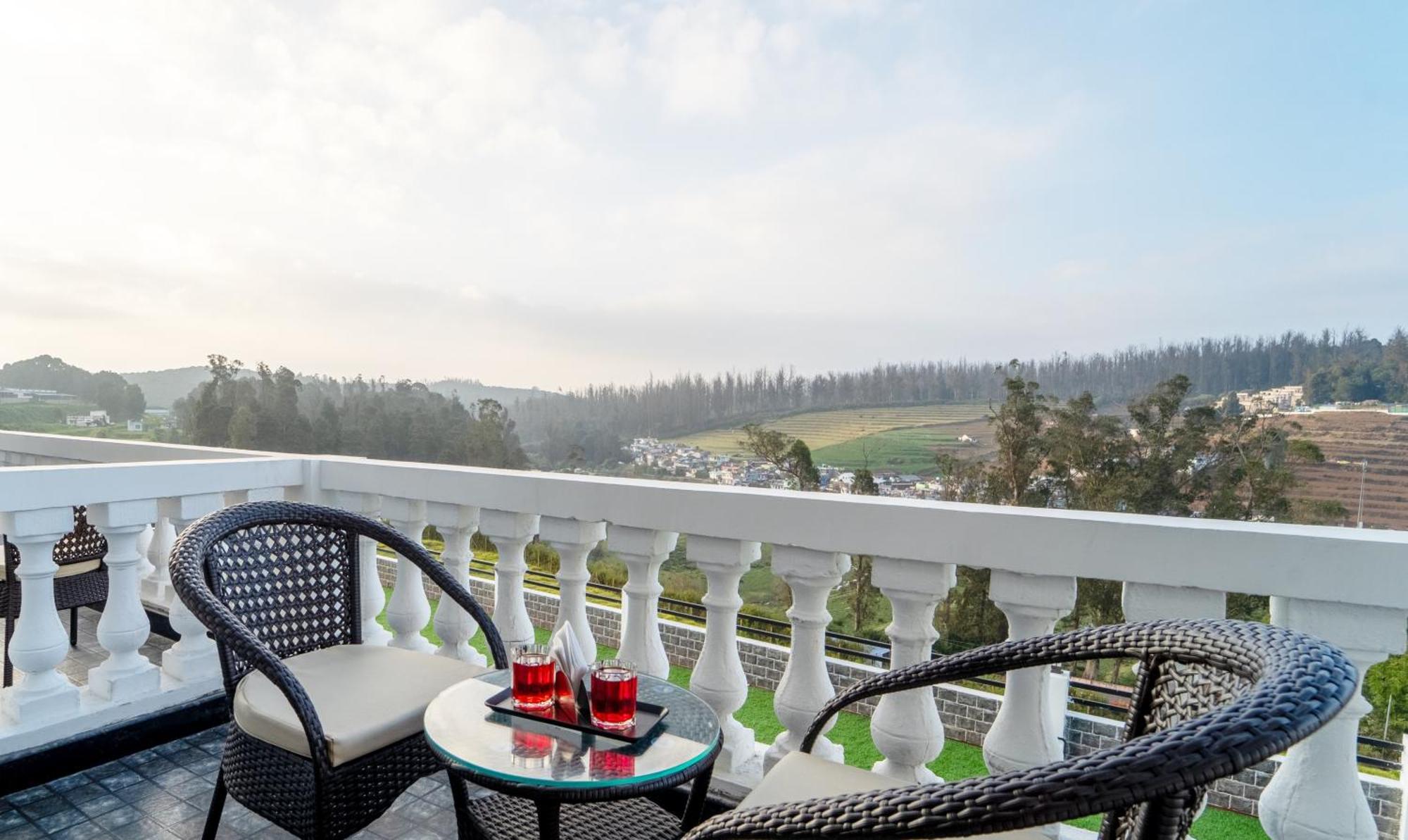 Treebo Skydale Premium Suites, 1500 Mtrs From Ooty Lake Exterior photo